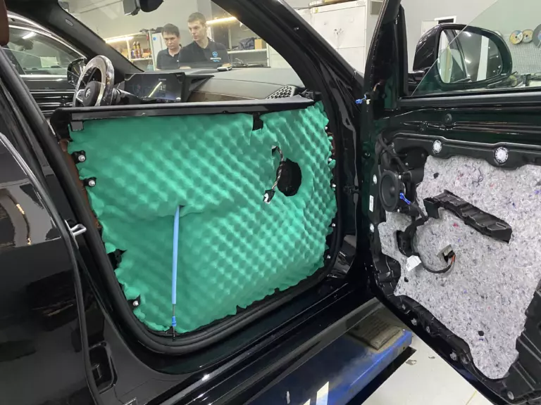 Шумоизоляция дверей BMW X7-4
