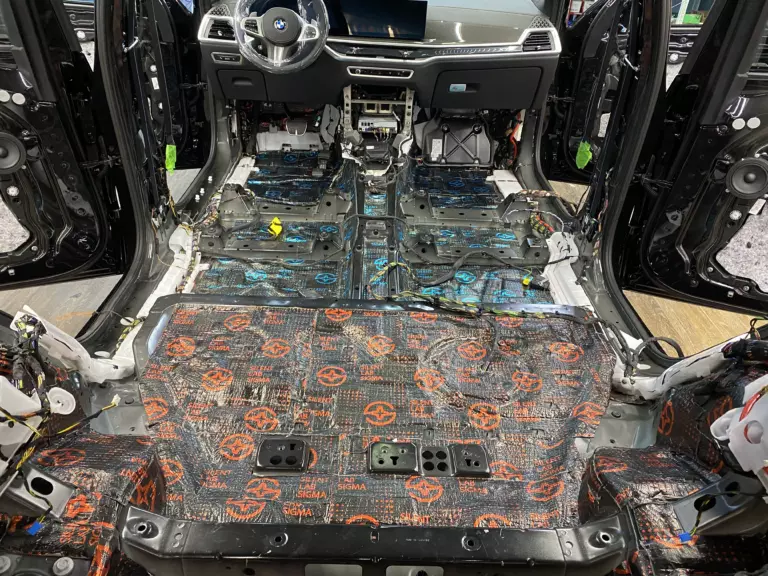 Шумоизоляция пола BMW X7-2
