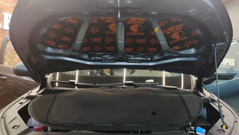 Шумоизоляция капота Geely Okavango