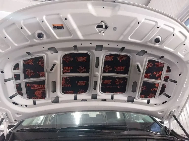 Шумоизоляция-капота-KIA Sorento 2021