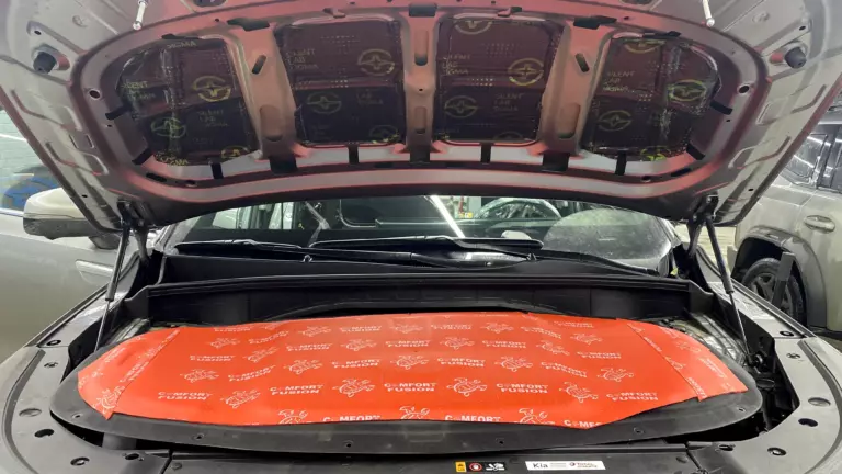 Шумоизоляция капота Kia Sorento-2