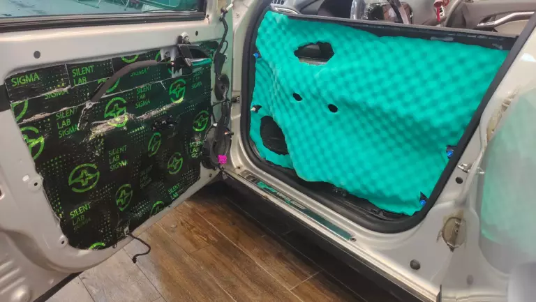 Шумоизоляция дверей Lada Vesta Cross-4