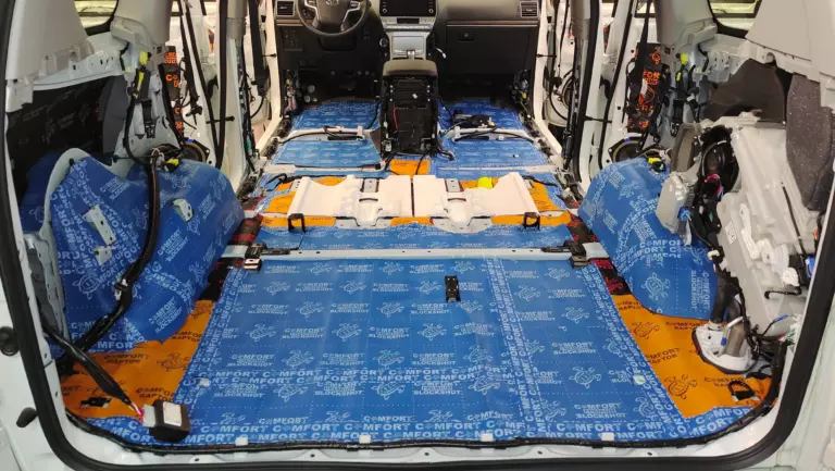 Шумоизоляция пола Land Cruiser Prado-3