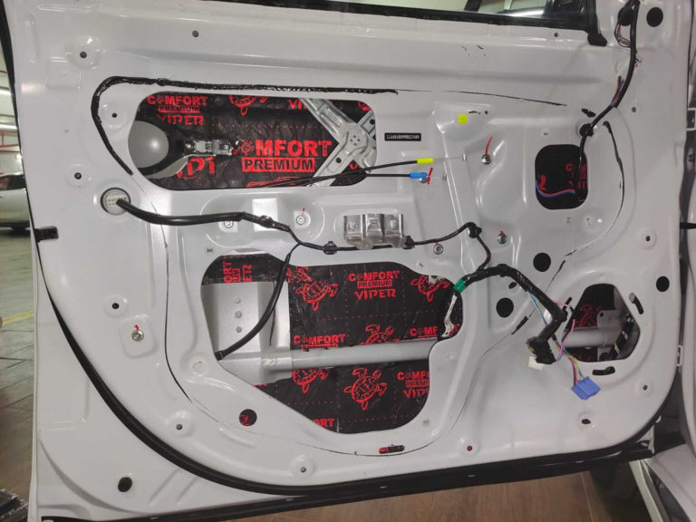 Шумоизоляция дверей Mitsubishi Outlander 2022г-1