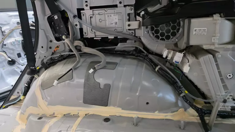 Шумоизоляция багажника Nissan Armada-2
