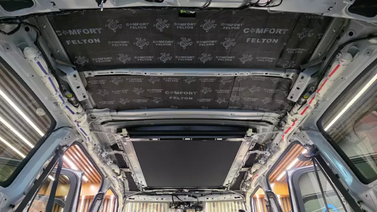 Шумоизоляция крыши Nissan Armada-3