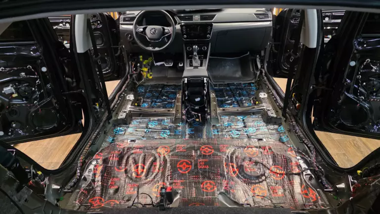Шумоизоляция пола Skoda Superb-2