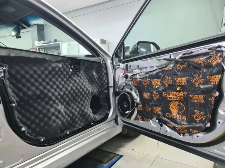 Шумоизоляция двери Toyota Camry-4