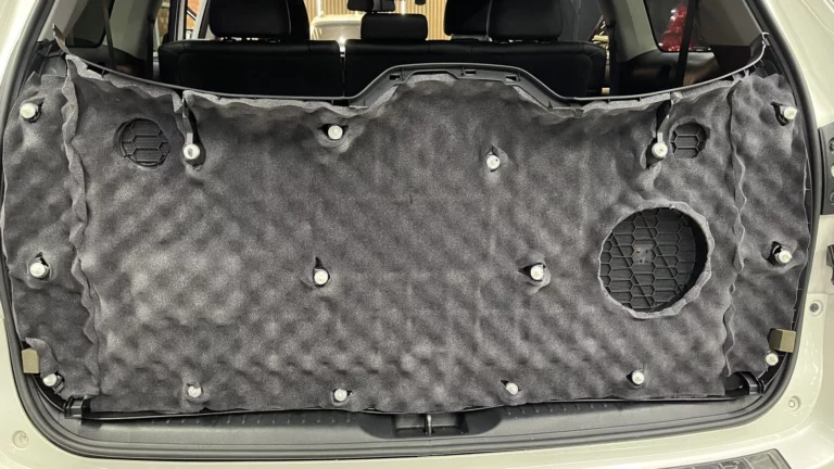 Шумоизоляция багажника Toyota Highlander-4