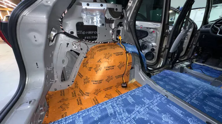 Шумоизоляция багажника Volkswagen Tiguan-6