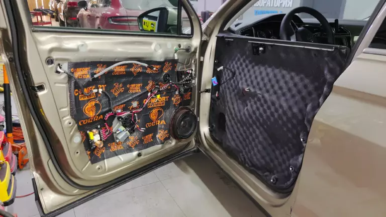 Шумоизоляция дверей Volkswagen Tiguan-3