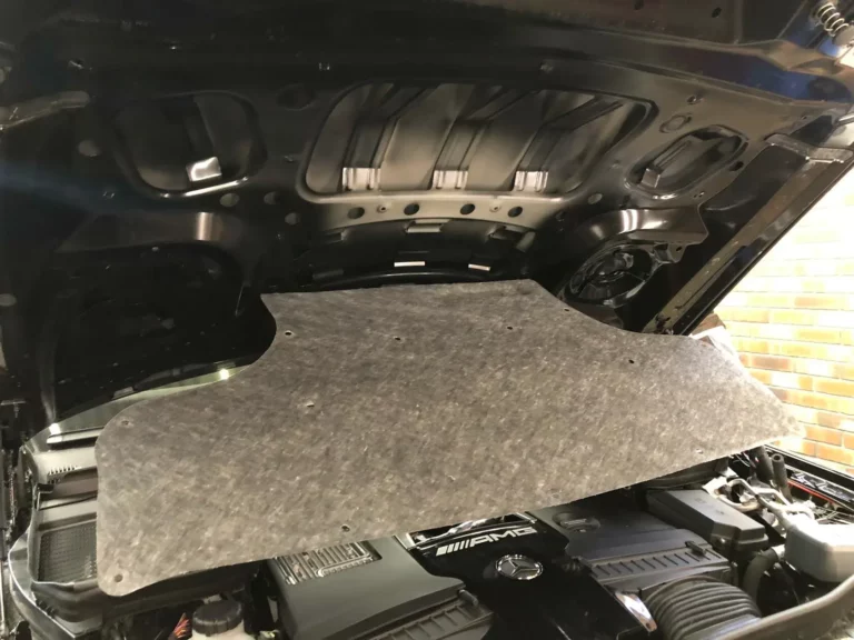 Шумоизоляция капота Mercedes GLS AMG 2021-1
