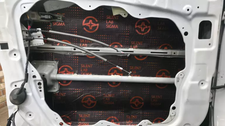 Шумоизоляция дверей Hyundai Santa Fe-2