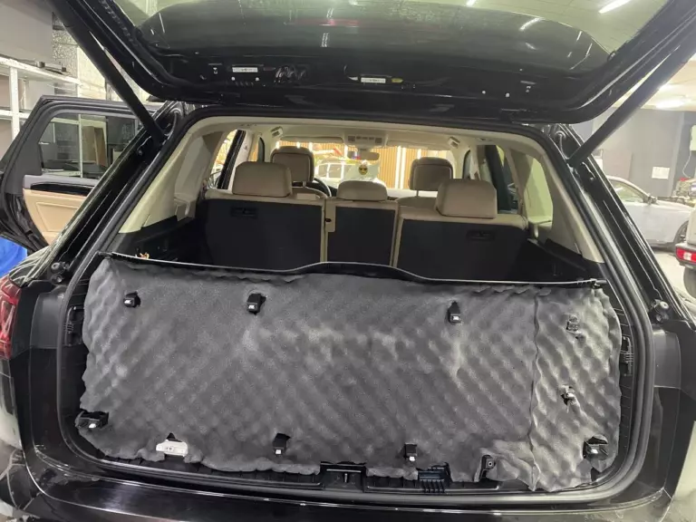 Шумоизоляция двери Volkswagen Touareg-3