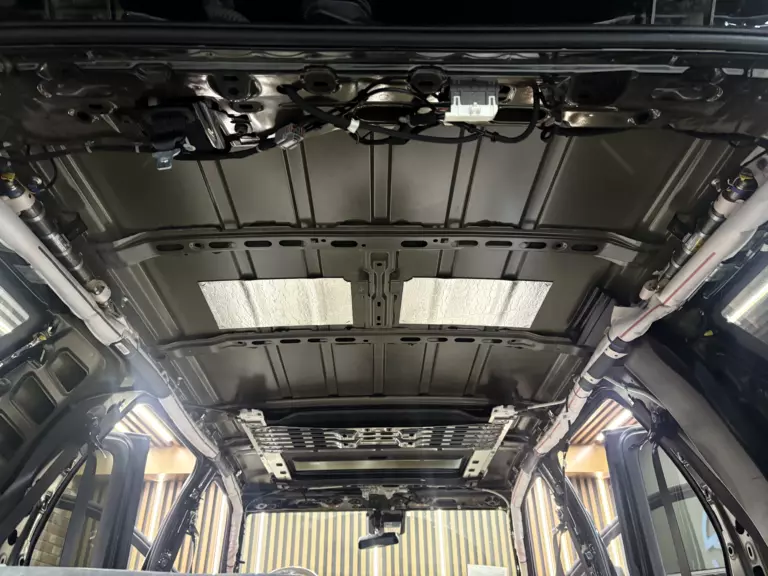 Шумоизоляция крыши Cadillac Escalade-1