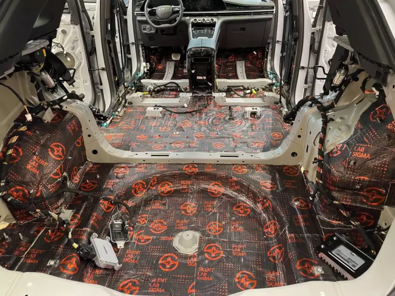 Шумоизоляция пола Exeed RX-1